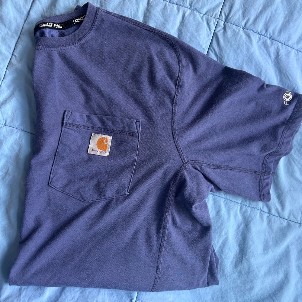 Carhartt Short-Sleeve Pocket Tee in Navy Blue